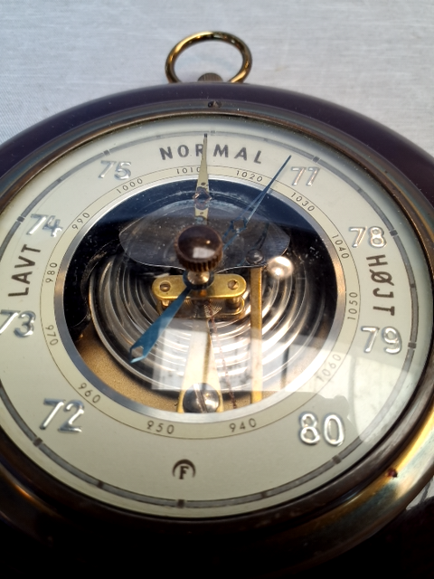 Barometer med Træramme